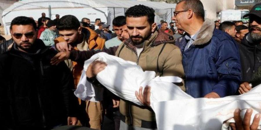 الخروقات مستمرة.. شهيد وعدة إصابات بجروح خطيرة في قصف مسيرة للاحتلال شرق خان يونس