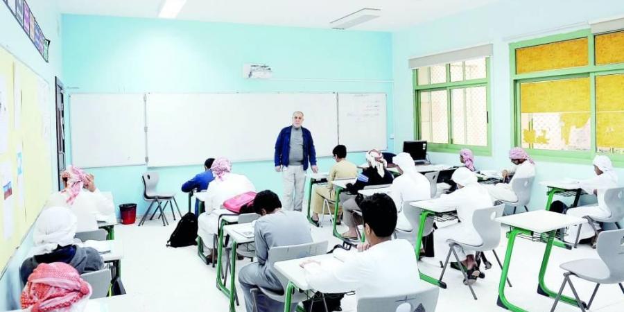 مدارس حكومية وخاصة تستأنف الدراسة غداً