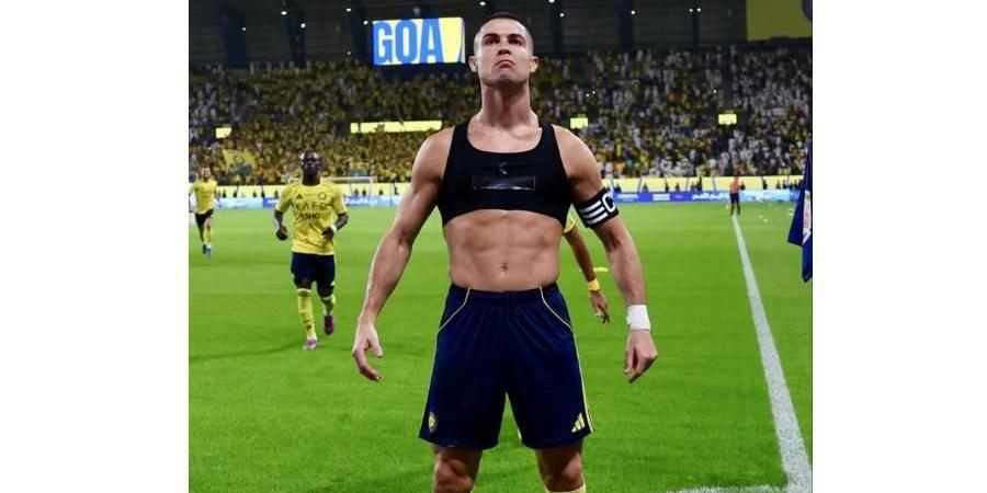 عاش دقيقة عاطفية.. لماذا احتفل رونالدو بخلع قميص النصر؟