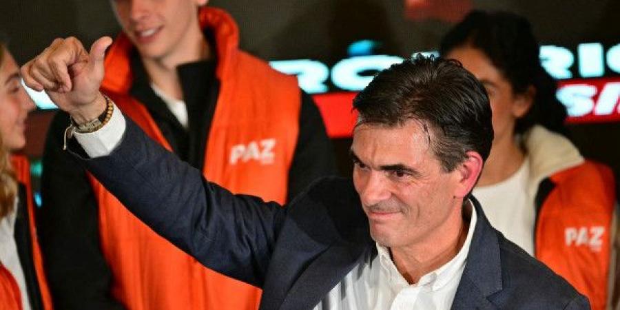 بوليفيا تنتخب رودريغو باز رئيسا وتنهي حكم اليسار الاشتراكي