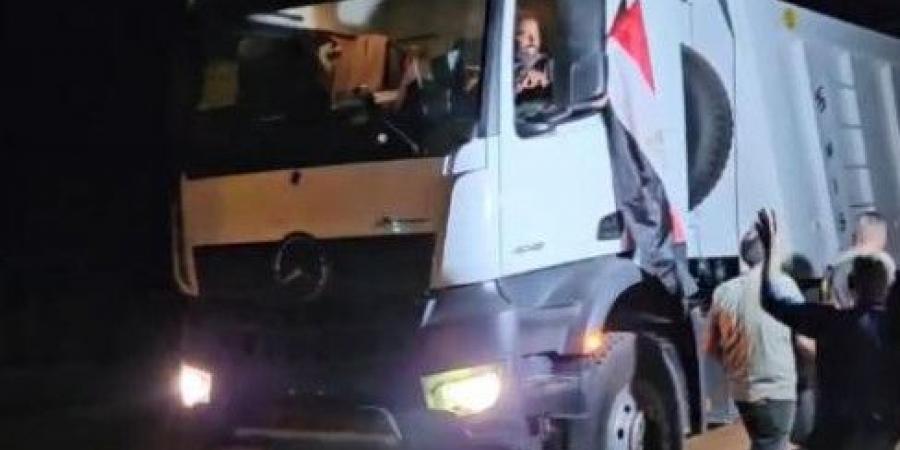 فيديو: دخول فريق مصري إلى غزة لدعم جهود البحث عن جثث المحتجزين الإسرائيليين