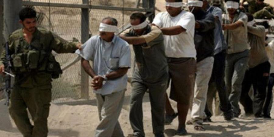 الاحتلال يعتقل 6 مواطنين من مدينة البيرة وقرية دير أبو مشعل