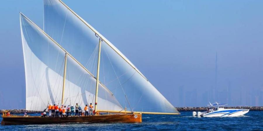 سباق دبي للسفن الشراعية 60 قدماً يجذب نخبة المشاركين