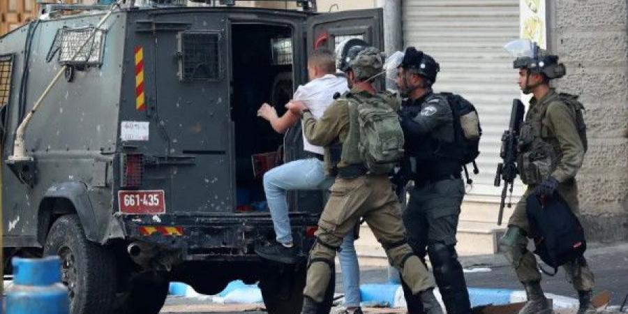 الاحتلال يعتقل 5 مواطنين من ضاحية اكتابا شرق طولكرم