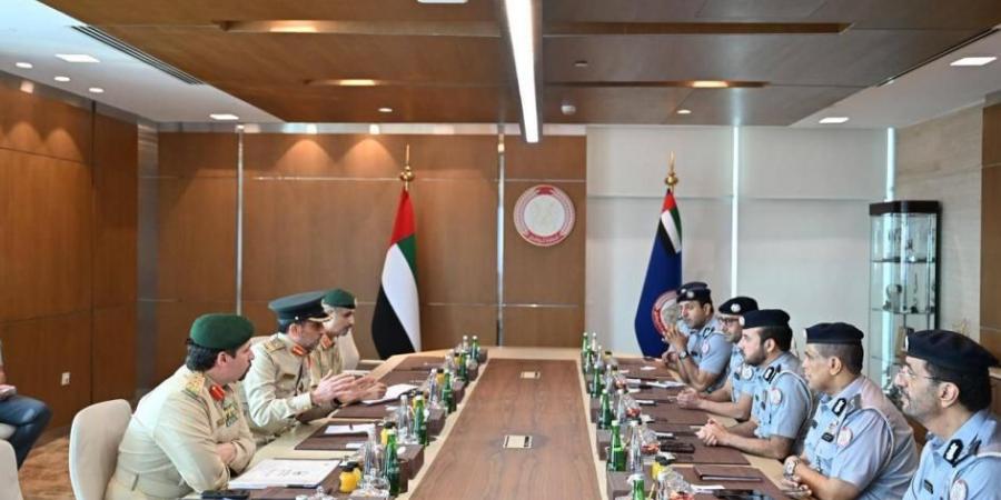 قائدا شرطة أبوظبي ودبي يبحثان تعزيز أوجه التعاون