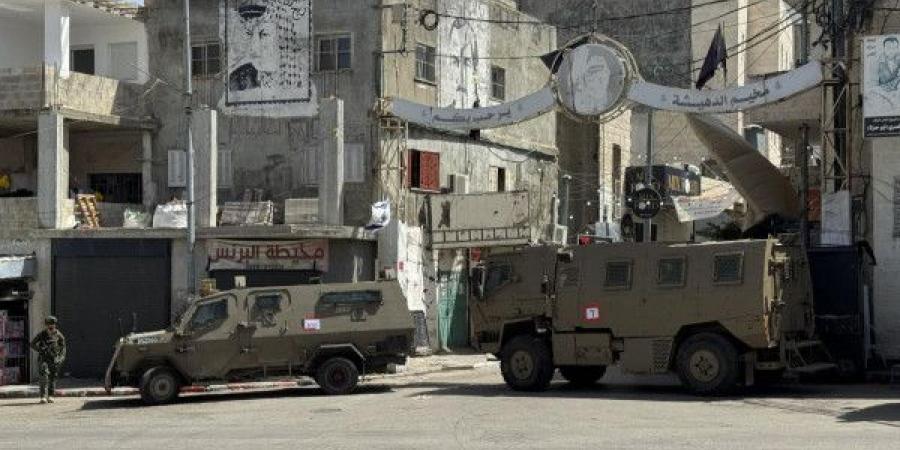 الاحتلال يحتجز 44 مواطنًا خلال اقتحام مخيم الدهيشة جنوب بيت لحم