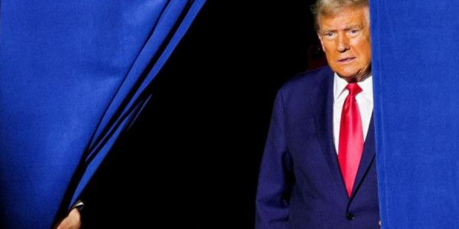 ترامب يقلّص عدد اللاجئين إلى أدنى مستوى ويفتح الباب لبيض جنوب إفريقيا