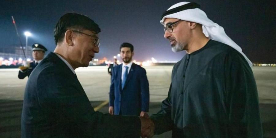 خالد بن محمد بن زايد يصل إلى كوريا الجنوبية للمشاركة في منتدى «APEC»