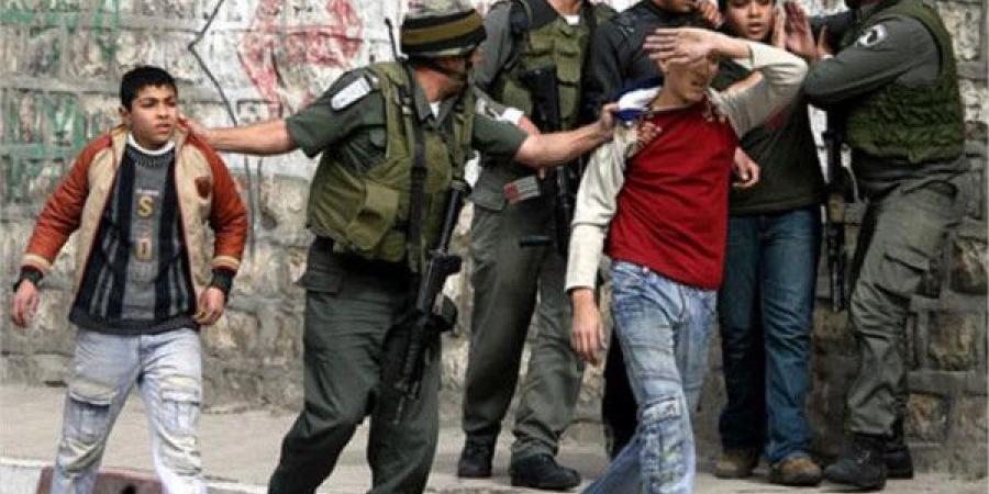 الاحتلال يعتقل سبعة مواطنين من قلقيلية ونابلس فجر الجمعة