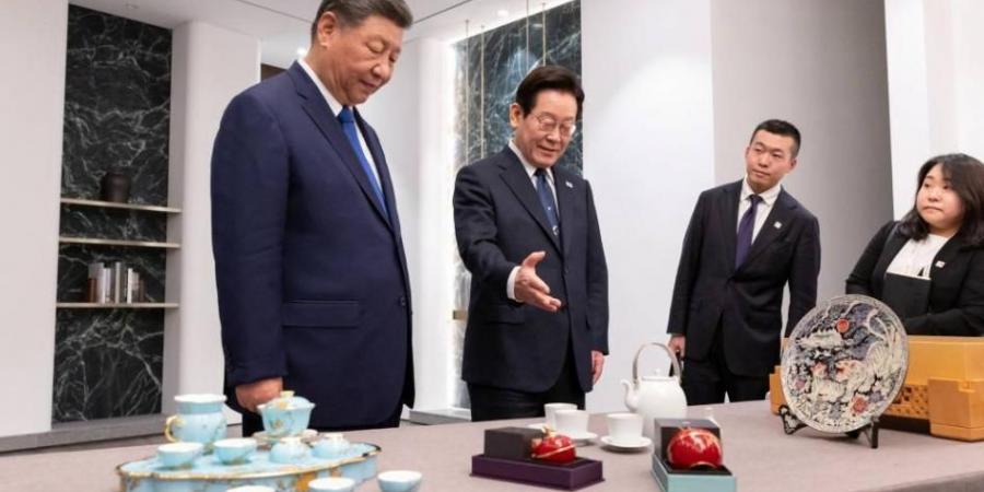 بعد إهدائه هاتفين.. شي يمازح نظيره الكوري الجنوبي بشأن «ثغرة أمنية»