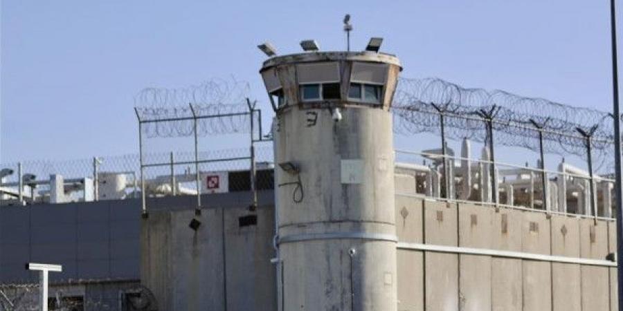 تجويع وضرب وحرمان من الاستحمام.. الأسرى يواجهون ظروفاً صعبة في سجن "مجيدو"