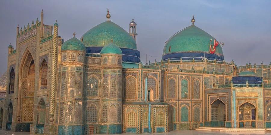 زلزال بقوة 6.3 درجة يضرب مزار شريف في أفغانستان.. وانهيار جزء من المسجد