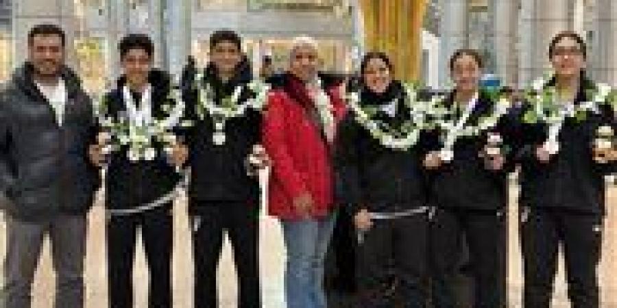 عودة بعثة مصر للريشة الطائرة بعد التتويج في دورة الألعاب الإفريقية للشباب