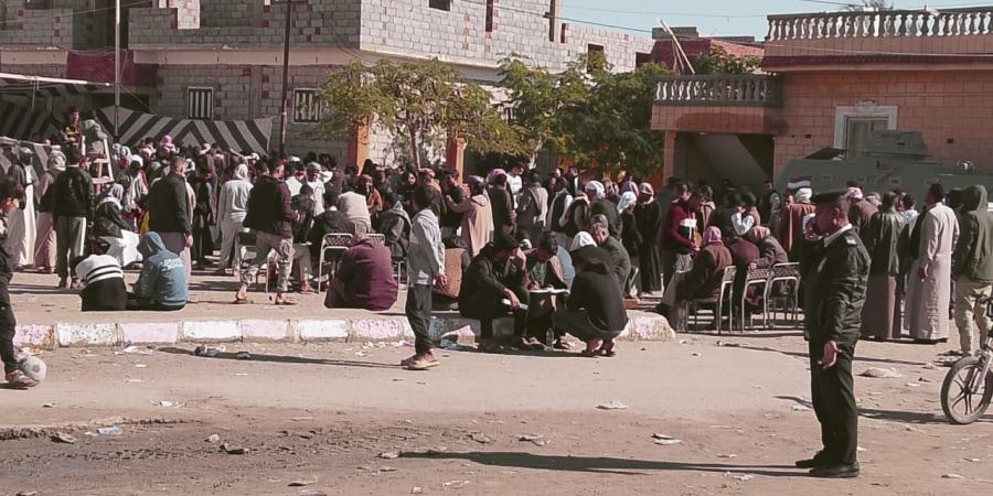 بأعداد
      كبيرة..
      أهالى
      شمال
      سيناء
      يتوافدون
      على
      لجان
      الاقتراع
      للتصويت
      في
      انتخابات
      مجلس
      النواب