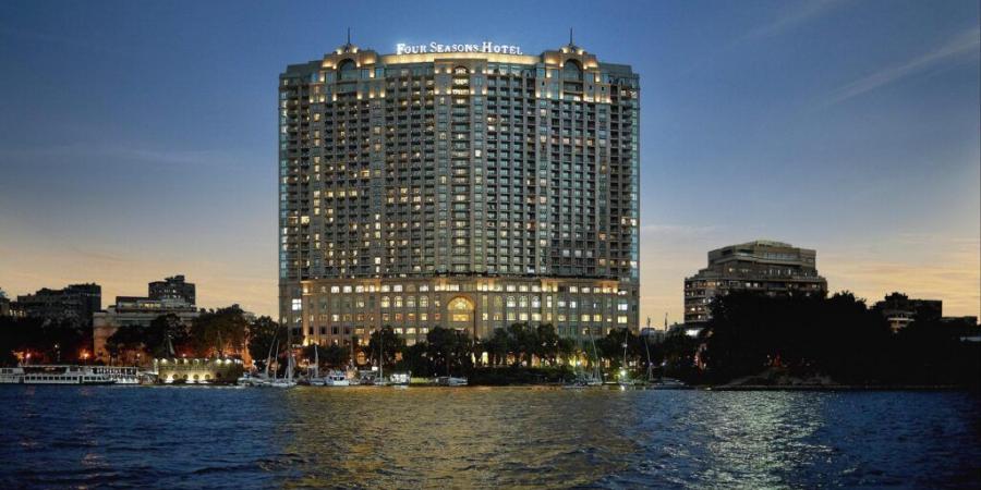 موسم
      استثنائي
      قبل
      رأس
      السنة..
      أسعار
      فنادق
      القاهرة
      تقفز
      لمستويات
      غير
      مسبوقة