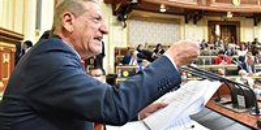 النائب
      فخري
      الفقي
      في
      حواره
      لتحيا
      مصر:
      تحويلات
      المصريين
      بالخارج
      تقترب
      من
      40
      مليار
      دولار..
      واختفاء
      السوق
      السوداء
      واستقرار
      سعر
      الصرف
      يمهدان
      لانخفاض
      الدولار
      والتضخم
      في
      2026