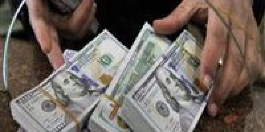 تقترب
      من
      34
      مليارًا
      خلال
      10
      أشهر..
      قفزة
      في
      تحويلات
      المصريين
      بالخارج