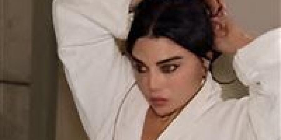 فيديوهات
      هيفاء
      وهبي..
      الحكاية
      بدأت
      بـ
      كليب
      وانتشرت
      بمقطع
      وانتهت
      برقصة