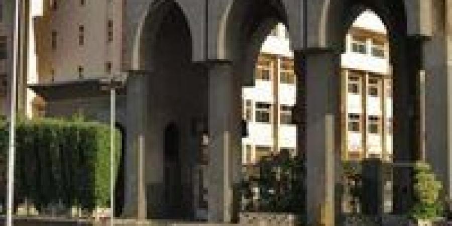 «محتاجين
      معيدين»..
      جامعة
      الأزهر
      الشريف
      ترمي
      الكرة
      في
      مرمى
      الجهاز
      المركزي