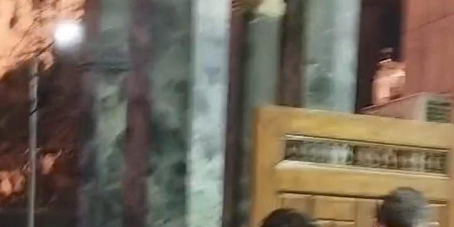 السقا
      أبرزهم..
      نجوم
      الفن
      يؤدون
      واجب
      عزاء
      الفنانة
      سمية
      الألفي