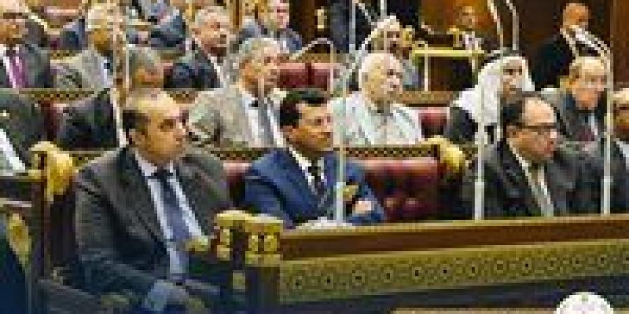 المستشار
      محمود
      فوزي
      بمناقشات
      قانون
      نقابة
      المهن
      الرياضية:
      القانون
      يضع
      الأطر
      التنظيمية
      اللازمة
      للدراسات
      المتخصصة
      لمنع
      الفوضى..
      ولا
      مجال
      لغلق
      باب
      التطور