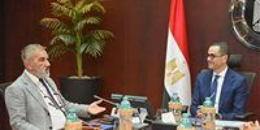 مصر
      تجذب
      عملاق
      الجوارب
      التركي..
      80
      مليون
      دولار
      صادرات
      متوقعة
      ومصنع
      جديد
      بآلاف
      الماكينات