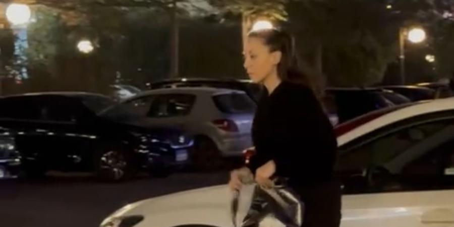 أحمد
      السقا
      في
      المقدمة..
      نجوم
      الفن
      يتوافدون
      على
      عزاء
      محمد
      عبد
      الحميد