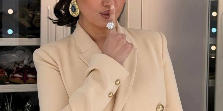 بعد
      واقعة
      فيديو
      الفنانة
      ريهام
      عبدالغفور..
      اعرف
      رأيها
      في
      الانتقادات:
      مش
      بيفرق
      معايا