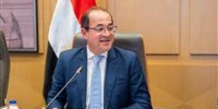 وزير
      المالية:
      الحزمة
      الثانية
      للتسهيلات
      الضريبية
      ستستفيد
      من
      المقترحات
      والتوصيات
      المطروحة
      فى
      الحوار
      المجتمعي