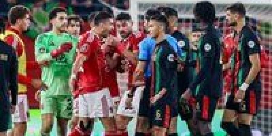 رسمياً:
      الكاف
      يوقع
      عقوبات
      قاسية
      على
      الجيش
      الملكي
      بسبب
      أحداث
      مباراة
      الأهلي
      بدوري
      الأبطال