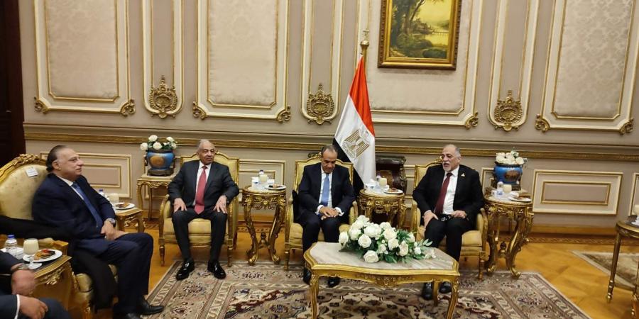 تضامن
      الشيوخ
      تعقد
      اجتماع
      مع
      وزيري
      الخارجية
      والشئون
      النيابية
      لمتابعة
      جهود
      مصر
      الدولية
      بملف
      حقوق
      الإنسان
      (صور)