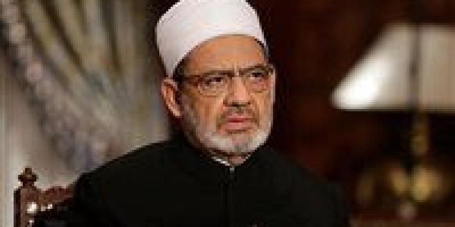 الأزهر
      يُدين
      تفجير
      مسجدًا
      في
      حمص
      بسوريا
      خلال
      صلاة
      الجمعة:
      �إرهابي
      غادر�