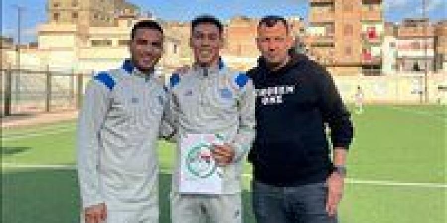 نجوم مصر يستعير عمر عشري جناح مصر المقاصة حتي نهاية الموسم