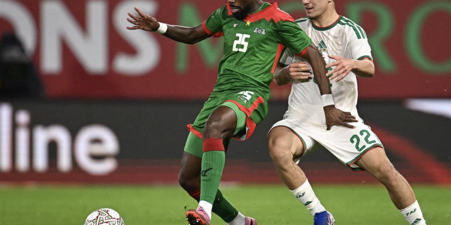 الدقيقة 80.. الجزائر تواصل التقدم على بوركينا فاسو بهدف لـ رياض محرز