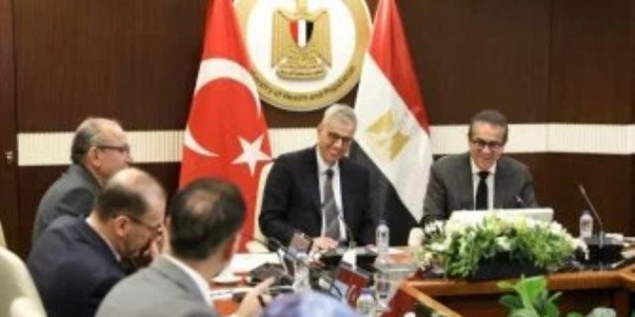 خالد عبدالغفار: تعاون مصرى تركى لدعم الاستثمارات الصحية وتوطين الصناعات الدوائية