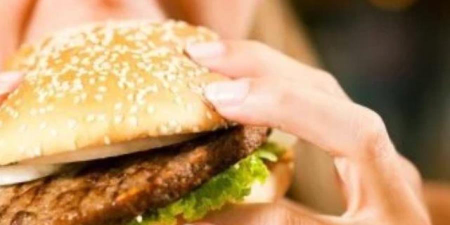 دراسة تربط بين الأطعمة فائقة التصنيع وخطر الإصابة بسرطان الرئة.. تفاصيل