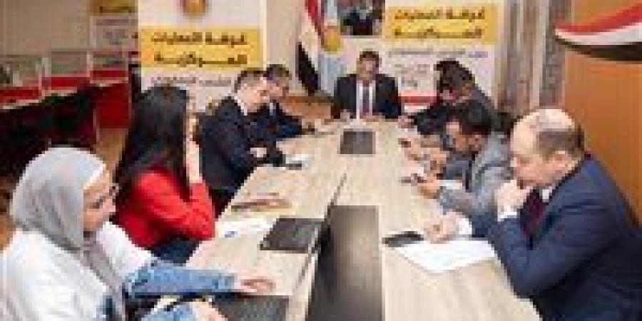 غرفة العمليات المركزية لحزب الشعب الجمهوري تتابع جولة الإعادة للتصويت بالخارج في الدوائر الـ30