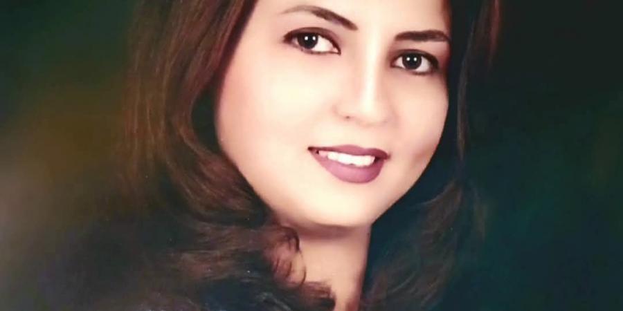 أحد المقربين من نيفين القاضي: هي المسئولة عن بنتها ومامتها ماديًا وأدبيًا