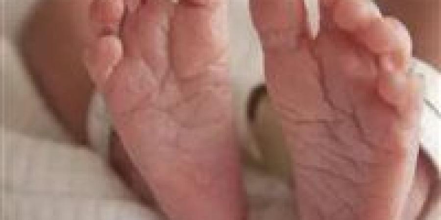 القبض على أب أنهى حياة طفله ضربًا بسبب بكائه في حلوان