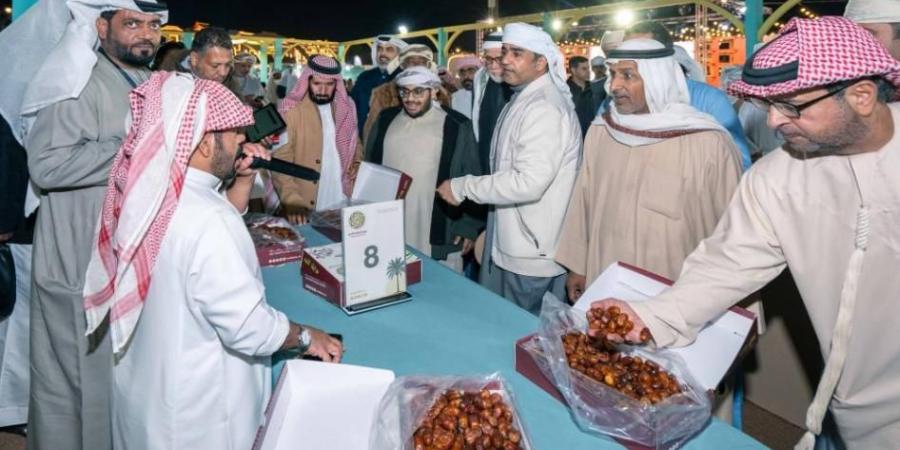 «الوثبة للتمور» يواصل فعالياته ويعلن نتائج المزاينة