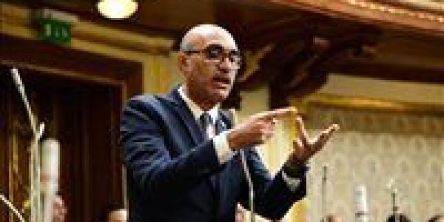 " الناس هتجيب منين؟"..النائب إيهاب منصور ينتقد رفع أسعار تذاكر المترو والقطارات