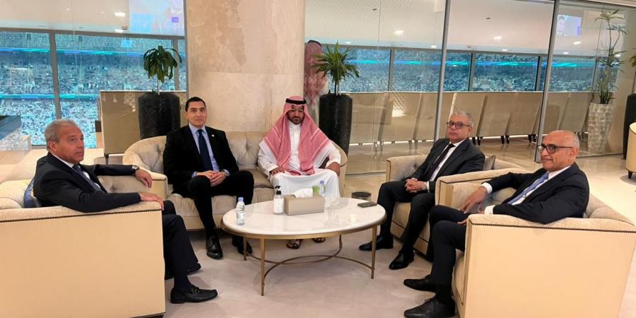 وزير الشباب والرياضة يبحث التعاون الرياضي مع السعودية