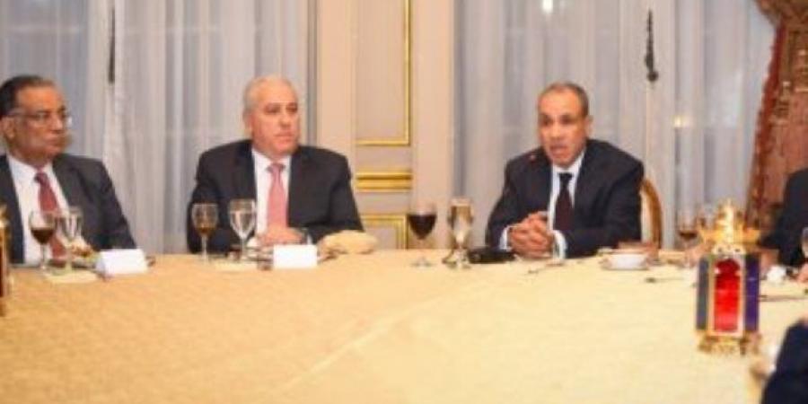 وزير الخارجية يستضيف رؤساء الهيئات والمؤسسات الإعلامية ورؤساء مجالس إدارات وتحرير الصحف