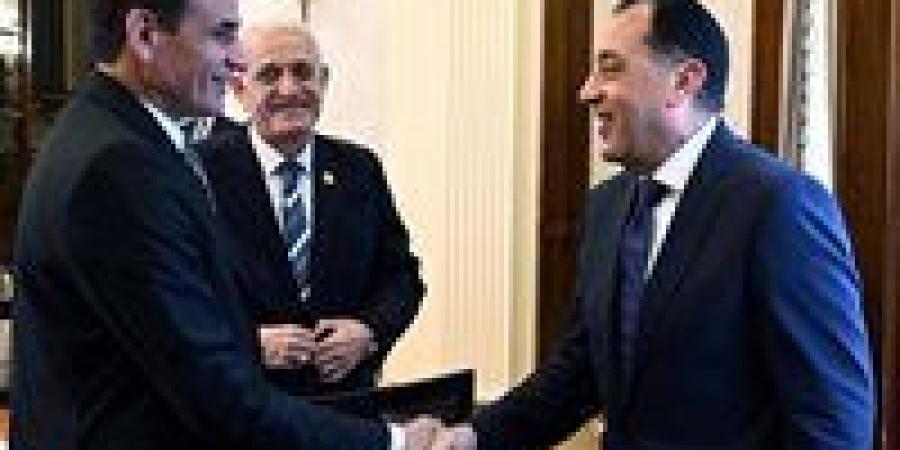 عبد العليم داود خلال لقائه مع رئيس الوزراء.. المشاركة: تنفيذاً لتكليف رئيس الوفد وفي إطار المسؤولية الوطنية لمناقشة تطورات الأوضاع في المنطقة وتداعياتها على الدولة المصرية