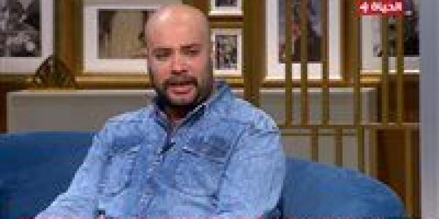 وفاة والد الفنان حاتم صلاح.. تعرف على موعد ومكان الجنازة