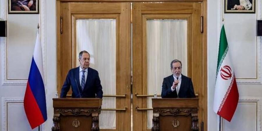 روسيا وإيران تعززان التنسيق الدبلوماسي بشأن أمن مضيق هرمز