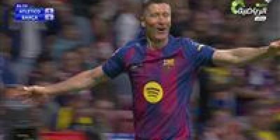 أتلتيكو مدريد ضد برشلونة.. روبرت ليفاندوفسكي يسجل الهدف الثاني لـ برشلونة في مرمى أتلتيكو مدريد بالدوري الإسباني