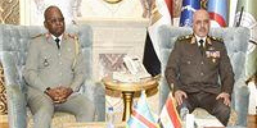 الفريق أحمد خليفة يلتقي نظيره الكونغولي لبحث المستجدات الإقليمية والدولية