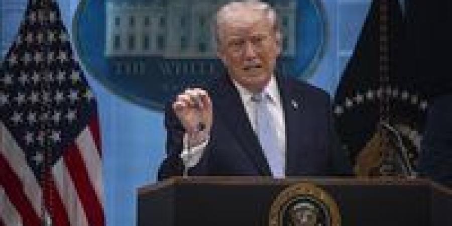 ترامب: أوافق على تعليق قصف ومهاجمة إيران أسبوعين