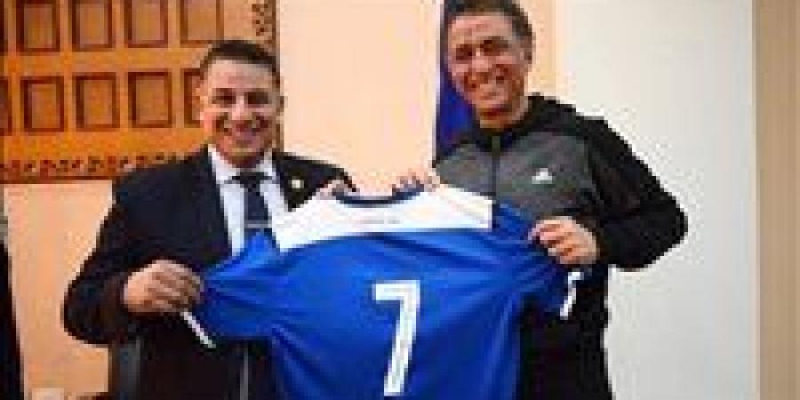 القناة يجدد عقد عبدالناصر محمد لقيادة الفريق في الدوري الممتاز